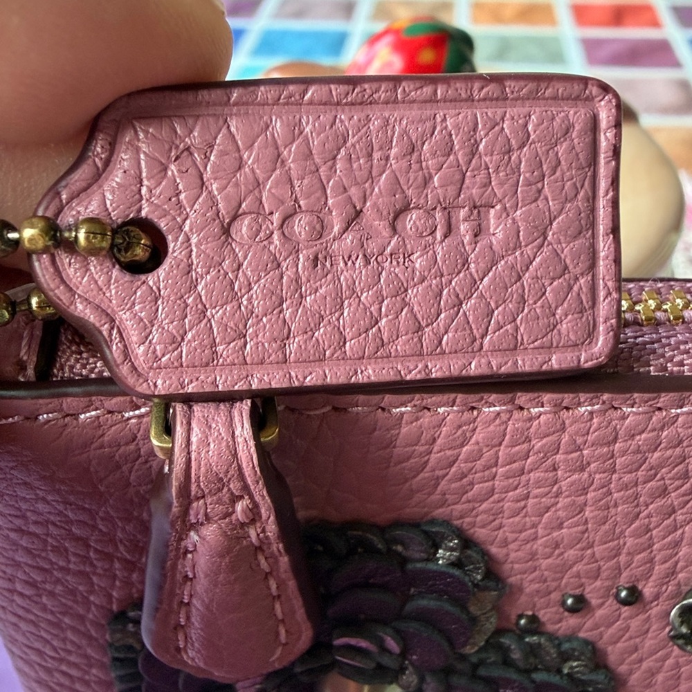 🌸❤️🌸 COACH PINK WRISTLET WITH FLORAL EMBELLISHMENT 🌸❤️🌸 - Picture 11 of 16